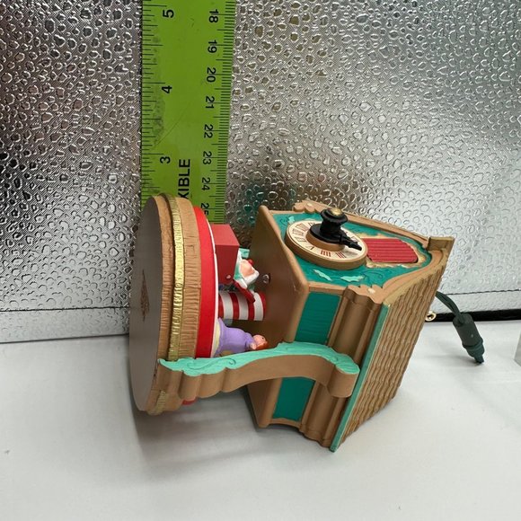 Hallmark Keepsake Ornament Enchanted Clock Magic Light Motion Christmas Holiday - Picture 12 of 12